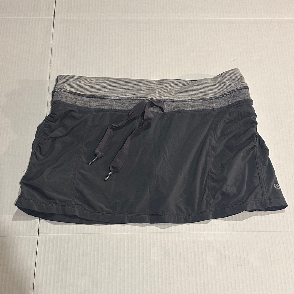 lululemon athletica Black Skort with Gray Waistband